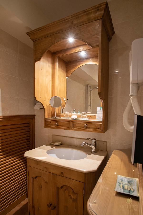 Moulin Du Val De Seugne Hotel